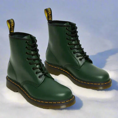 Dr. Martens – Elegant Lace Up Boots