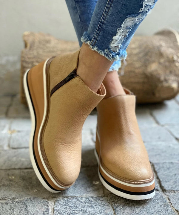 Quinn - Elegant Waterproof Boots