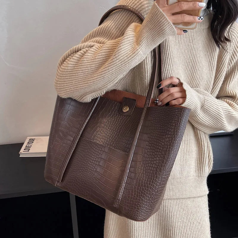 Betina -  Shoulder Bag