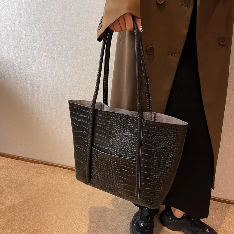 Betina -  Shoulder Bag