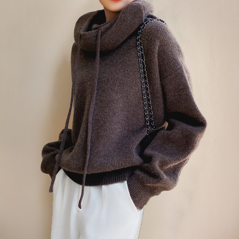 Camille - Elegant Sweater with High Neck