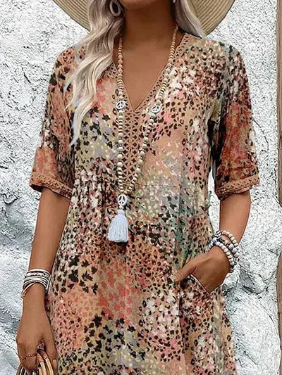 Lina - Lightweight Dress with V-Neck