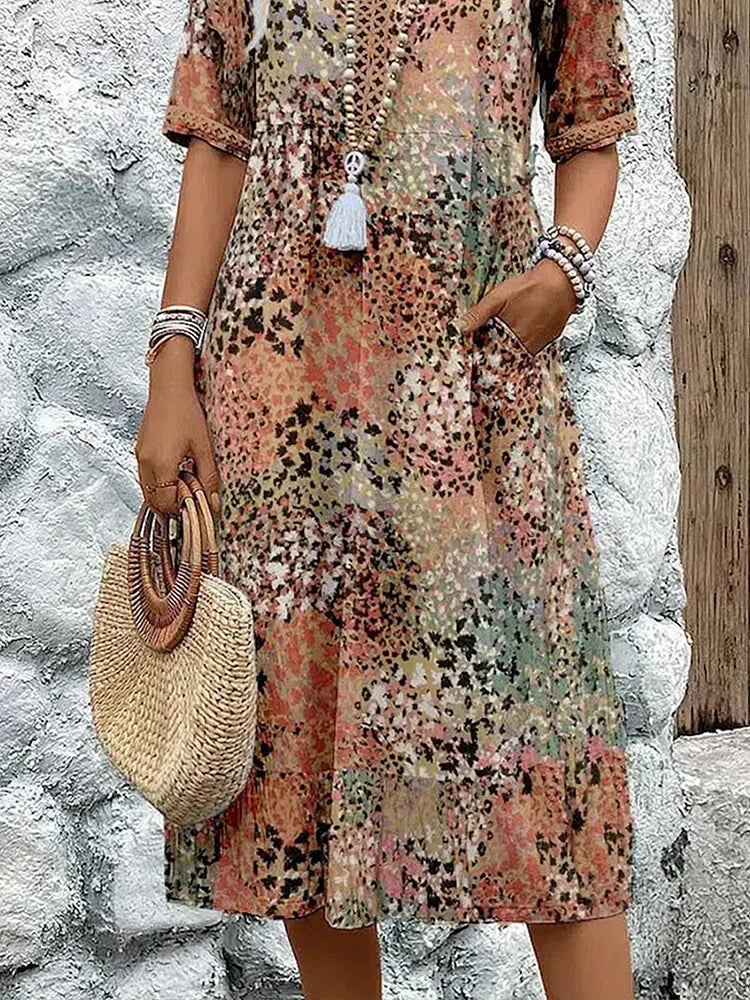 Lina - Lightweight Dress with V-Neck