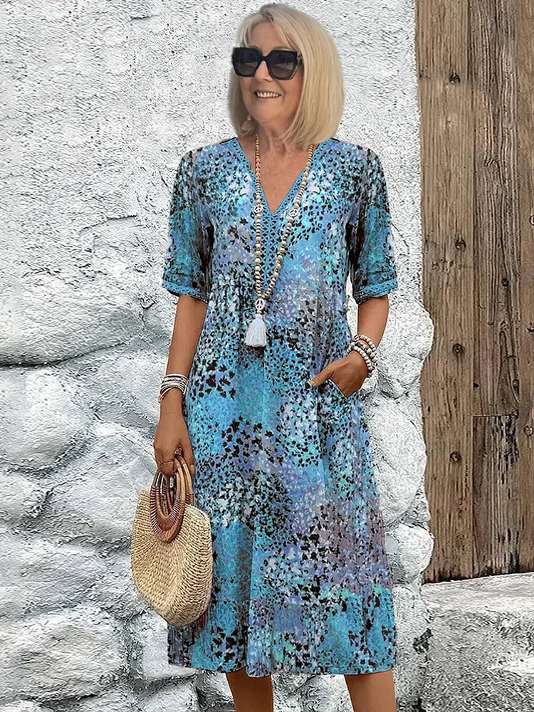 Lina - Lightweight Dress with V-Neck