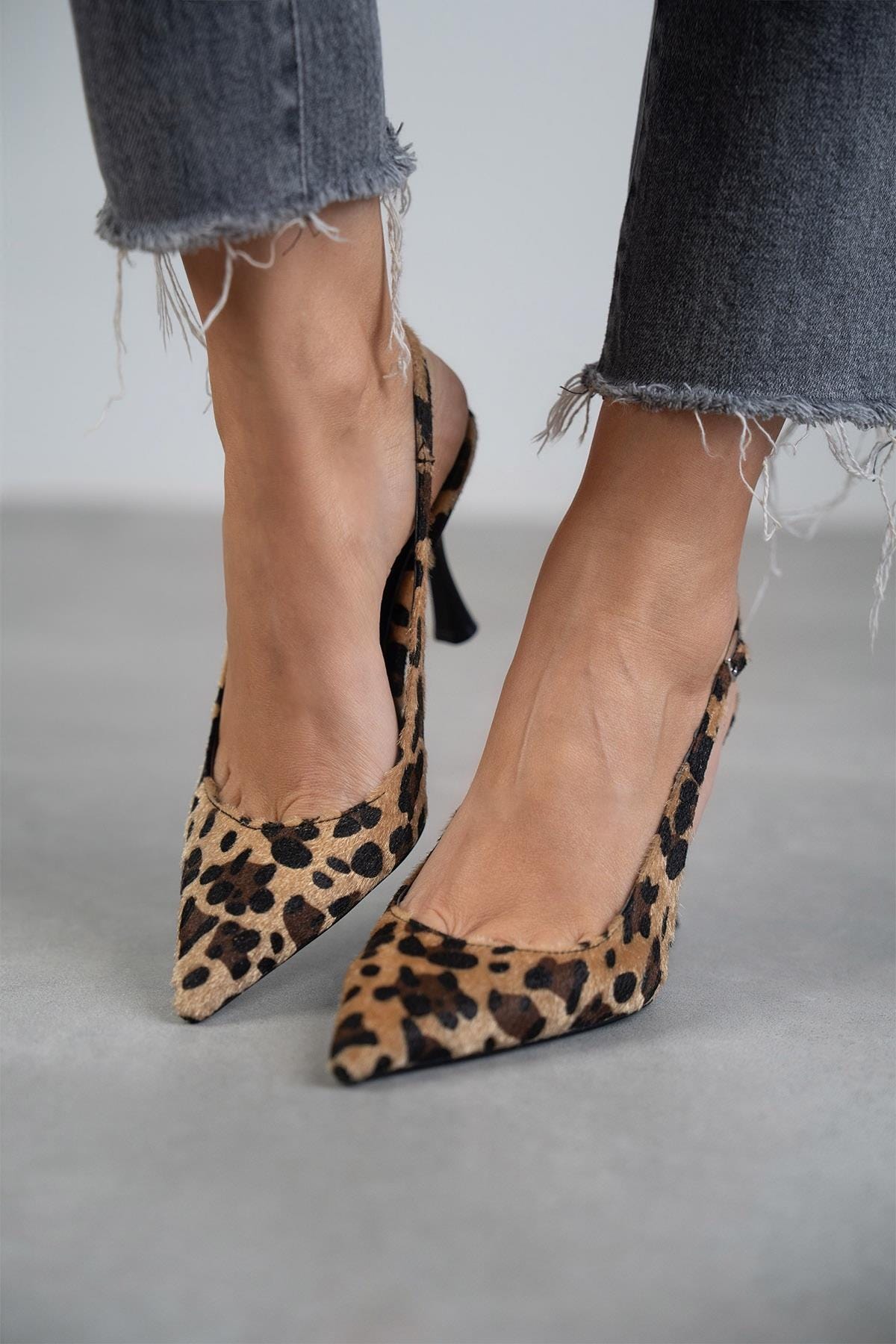 Mabel & June – Suede Orthopedic Sandals